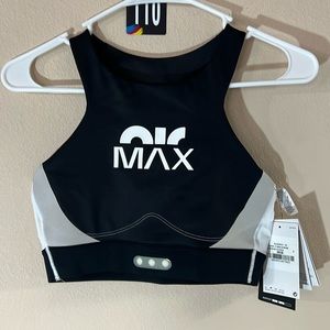 #11 NWT NiKE dri fit air max swoosh Blk/wht sport bra Size small retails $90